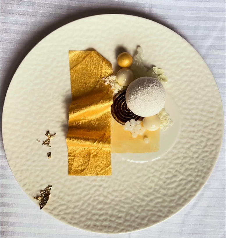 White and gold plated dessert